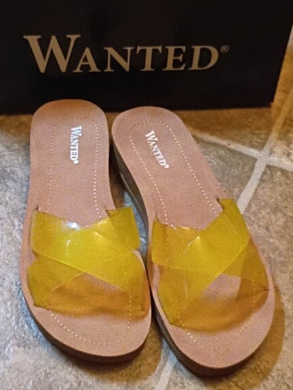 WANTED Seaglass Yellow Cross-Strap Slide Sandals NWT/Box, Women's Size 6 M